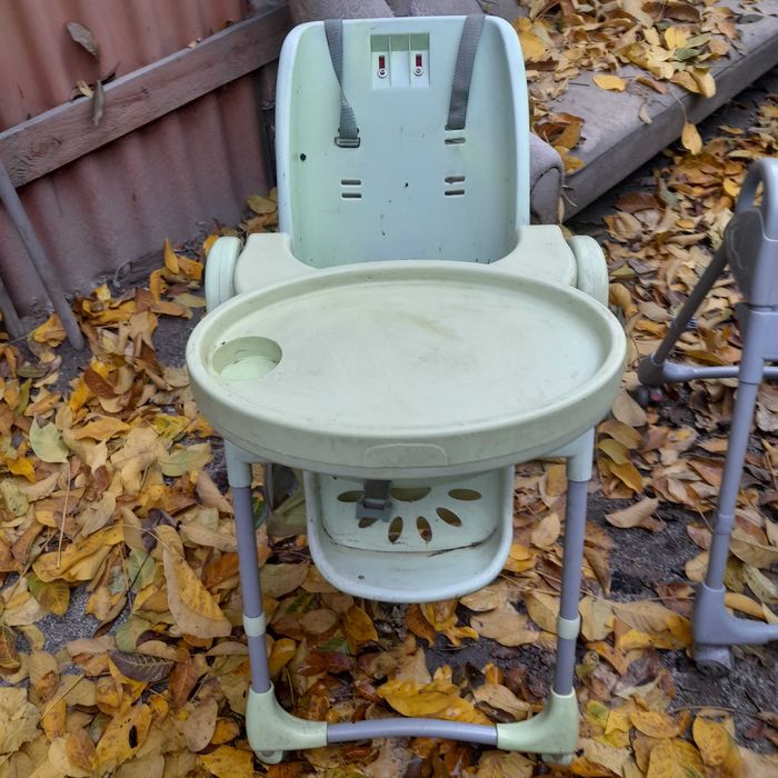 Продам стульчик для кормления (с чехлом)