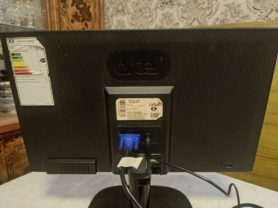 Artel 19 led монитор сотилади.