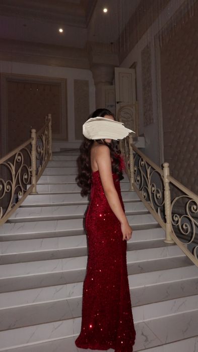 Продаю элегантное вечернее платье.