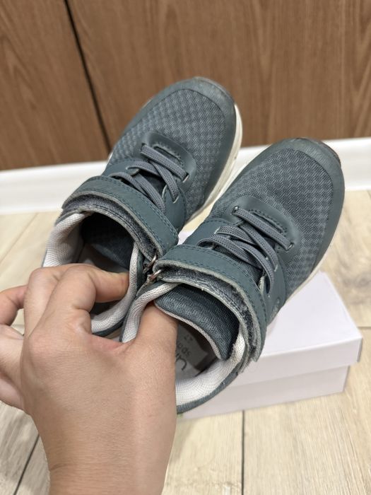 кроссовки 27р…..