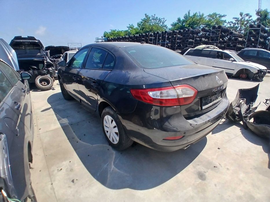 dezmembrez renault fluence