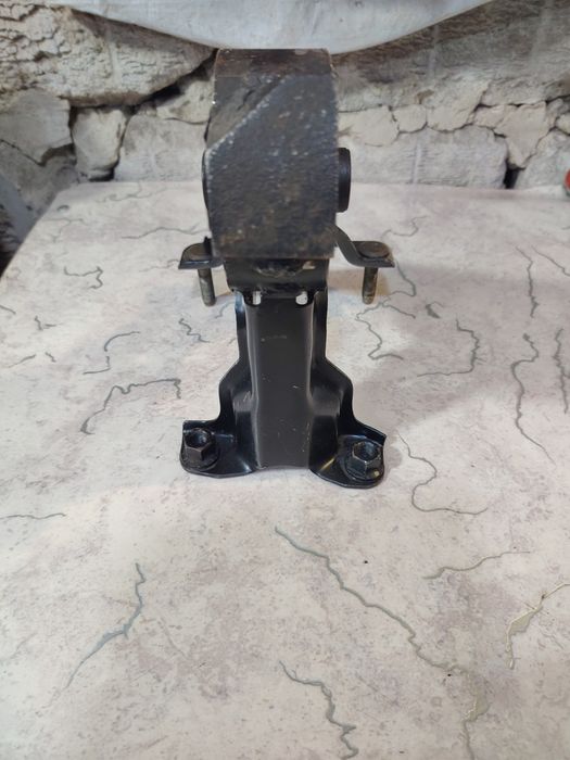 Подушка от двигателя