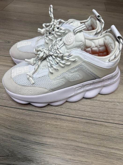 Versace chain reaction