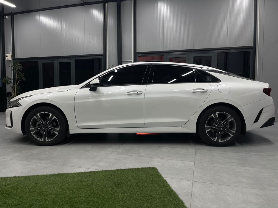 Kia K5  1.5L turbo full pozitsa avtomobil sotiladi !