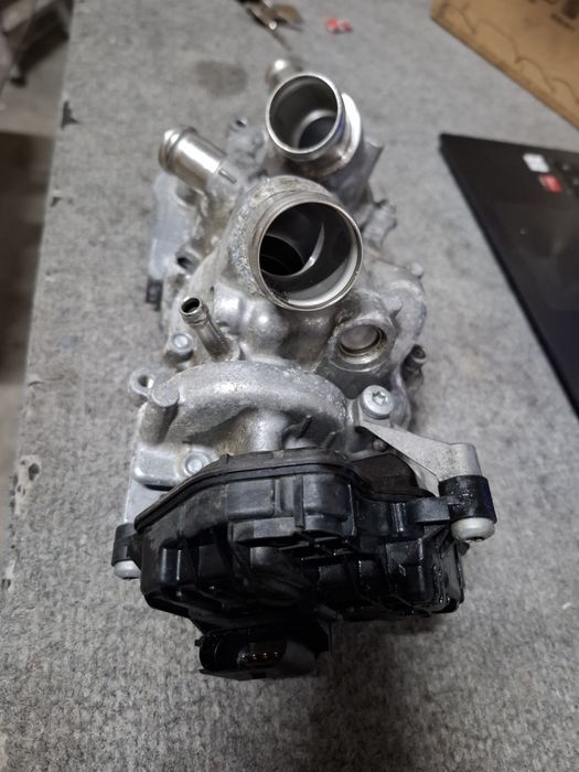Pompa apa VW Skoda Audi Seat 1.5 TSI 1.0 TSI   05E121117K