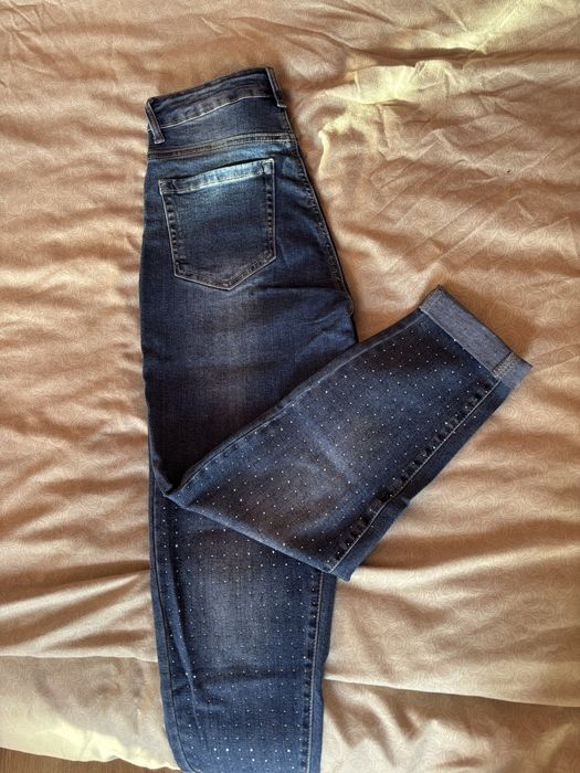 Дънки с камъчета