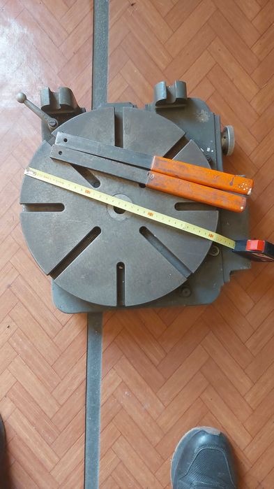 Въртяща маса DECKEL,Нишкова ерозия-уред за установяване и оборудване