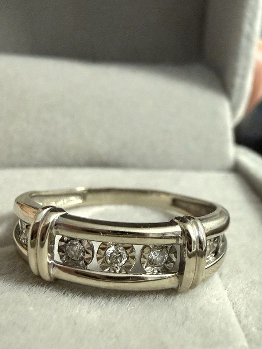 Бриллиантовое кольцо