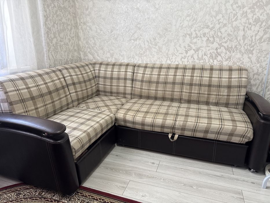 Продам диван в хорошем состоянии