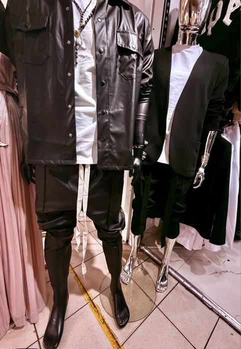 Pantaloni din piele cu siret lung