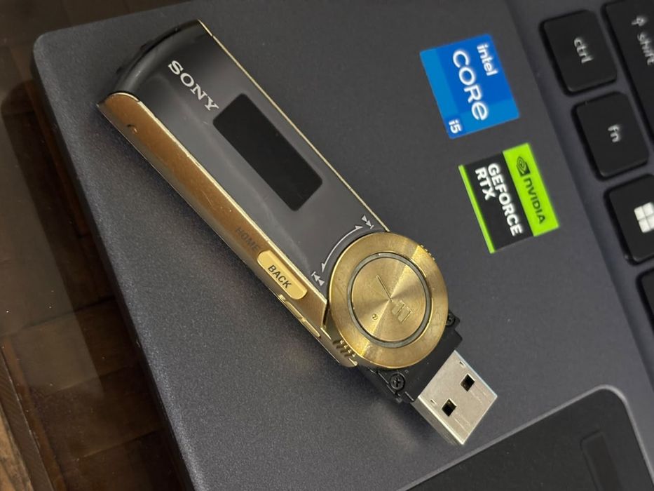 Продам Sony Walkman NWZ-B173F