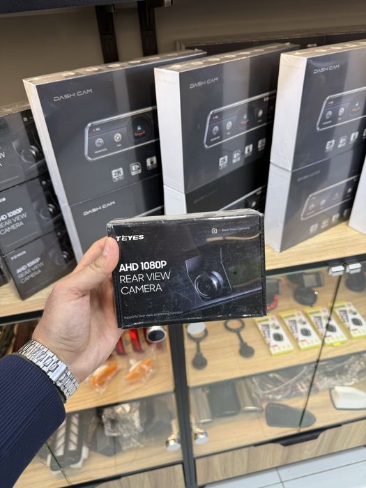 Качество камеры Teyes Original очень хорошее. Есть две разные версии.