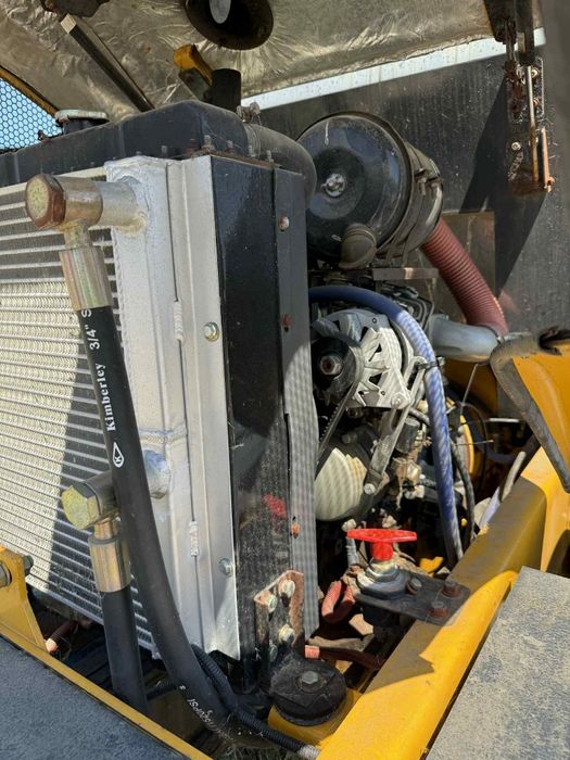 Челен товарач HYTEC ZL18A