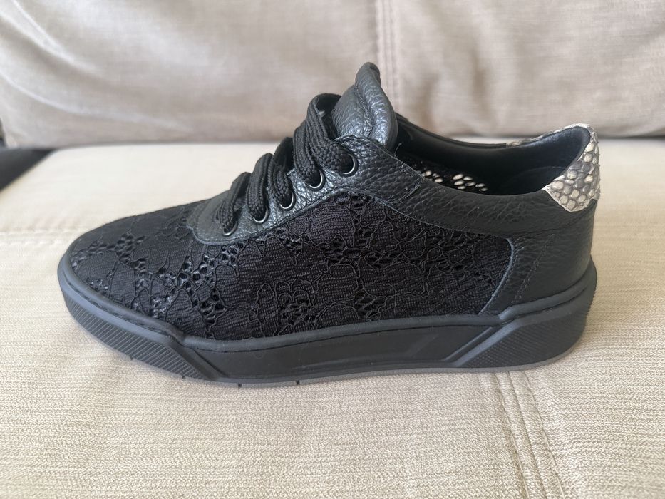 Кросовки женские