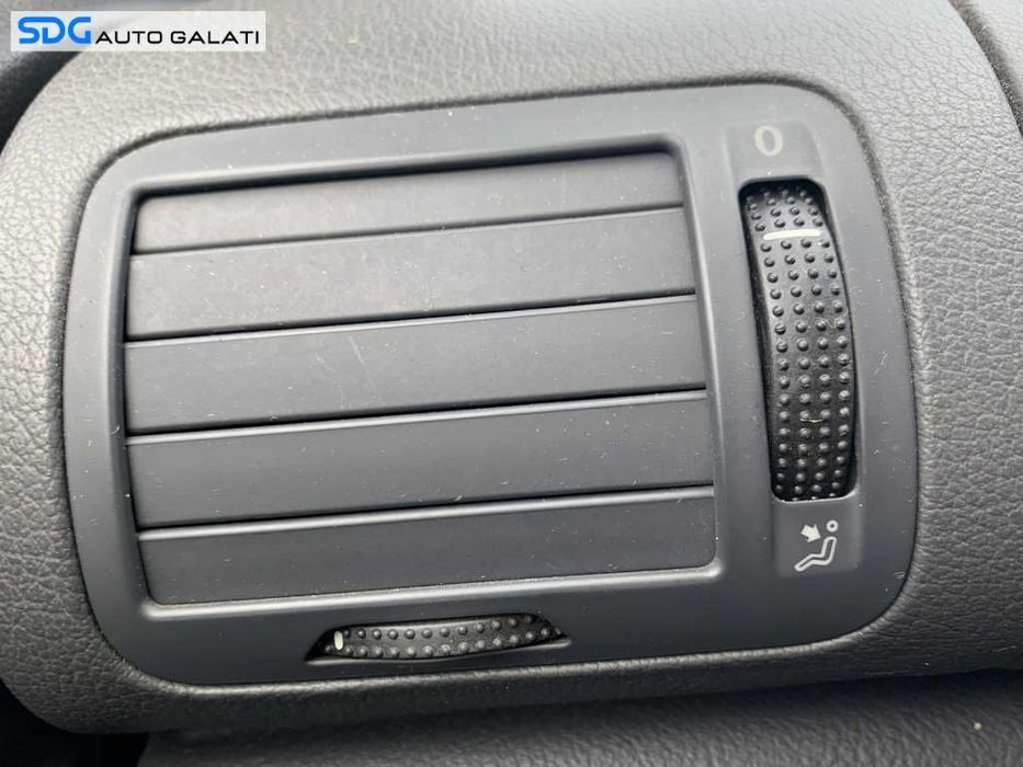 Gura / Grila Ventilatie Aerisire Bord Stanga VW Passat B5.5 2001 - 2005