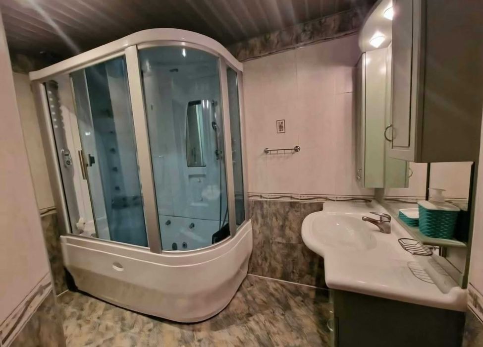 Продава се Тристаен апартамент в Велико Търново, Колю Фичето - 115 кв.м за 752 €/кв.м - Снимка #9