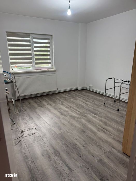 Apartament de 3 camere, etaj 2, confort și accesibilitate
