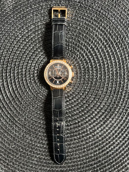 Часовник Swarovski