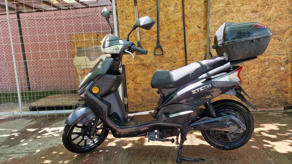 Scuter electric fără permis Ztech