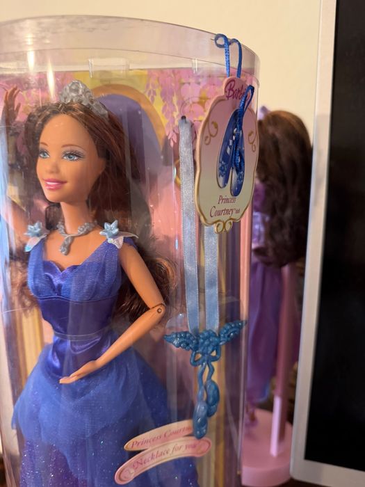 Barbie Courtney 12 Dancing Princesses