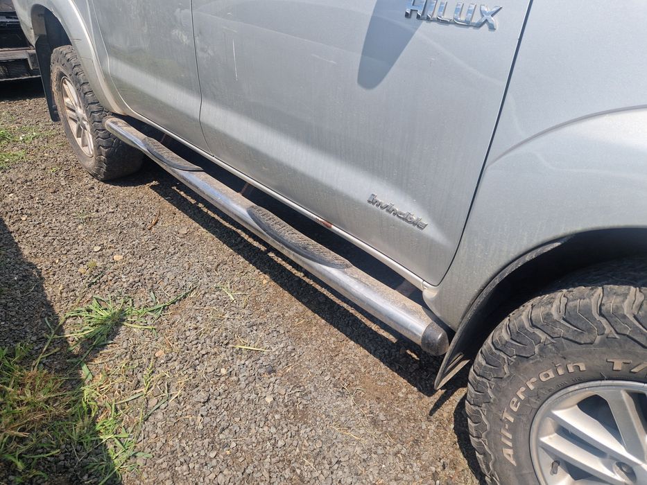 Praguri inox Toyota Hilux 2006-2010