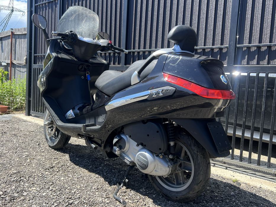 Scuter Piaggio x-evo