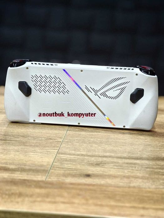 Мощный игровой Asus Rog ALLY z1Extreme