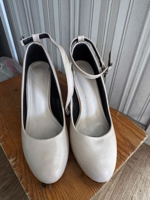 Отдам бесплатно туфли