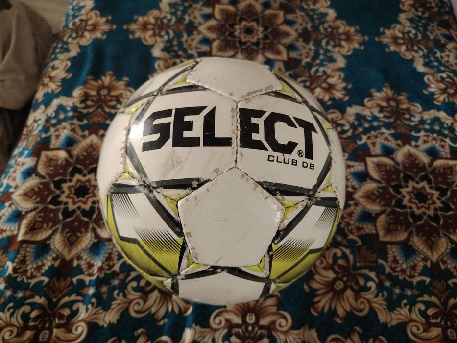 Футбольные мячи 5 размер б/у селект оригинал магазин сериа а с пумы