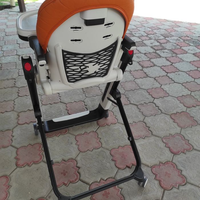 Стульчик для кормления Peg-Perego