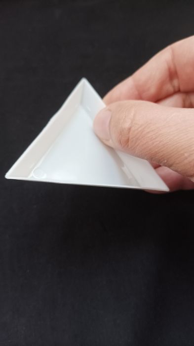 Треугольный лоток для страз, бисера, бусин