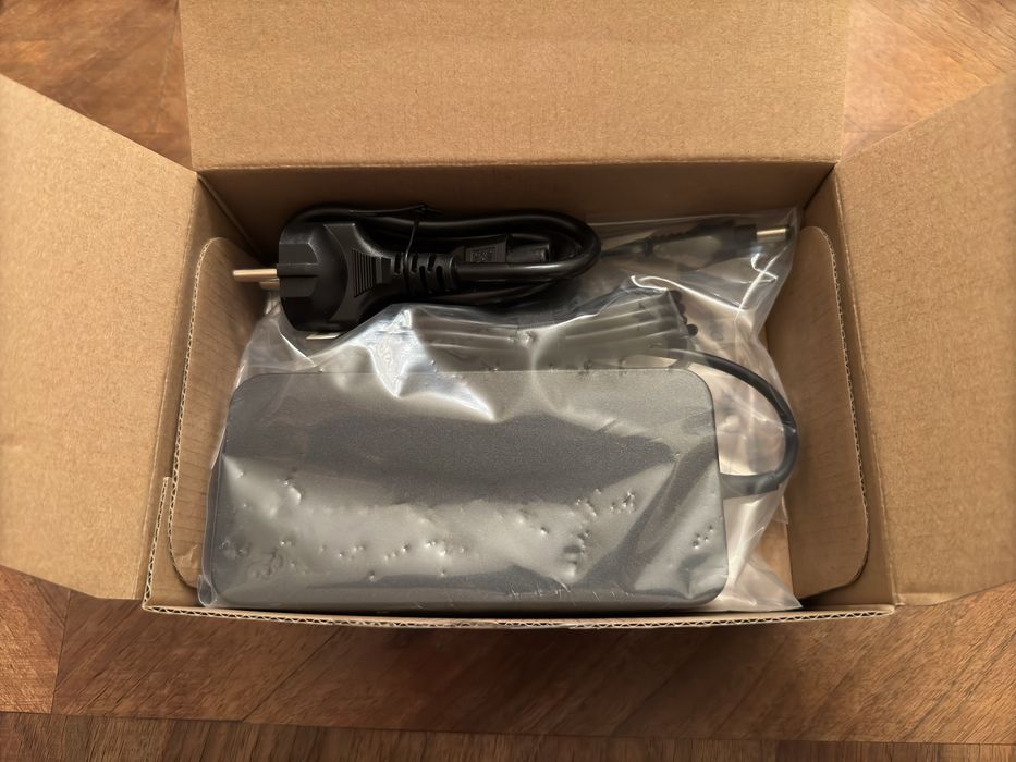 Vând  mini pc Intel NUC11TNKv5, nou !