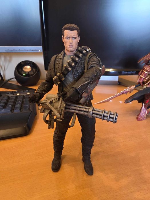 Продавам колекционерски фигурки