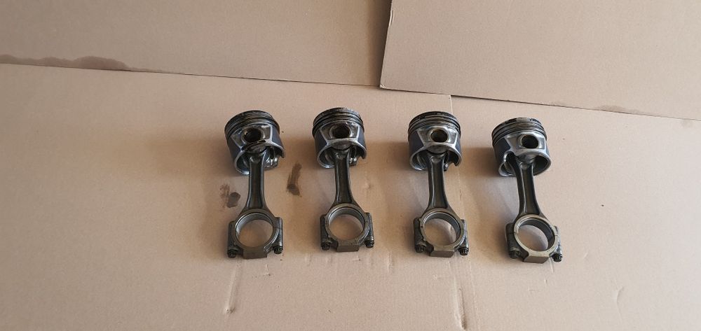 Piston cu biela 2.0 tdi BMR BMN BRD passat b6 golf 5 touran audi a4 b7