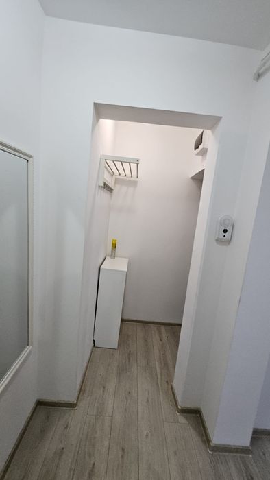 Închiriez apartament