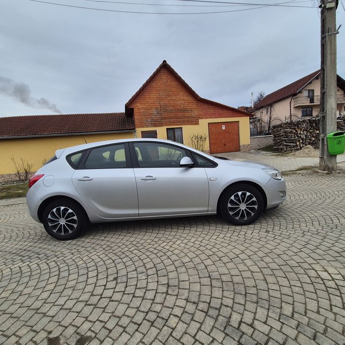 Opel Astra J/benzina /116 CP/,euro 5 /clima //Germania /2010/pret Fix ...
