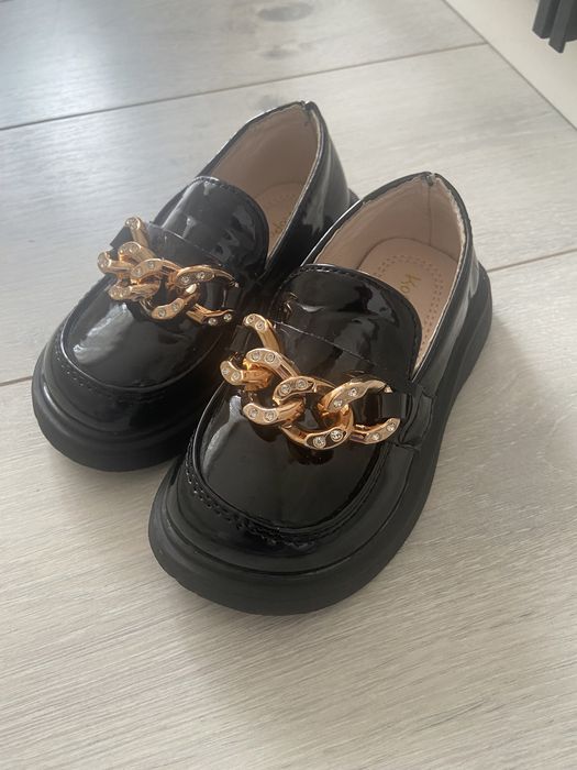 Обувь на девочку