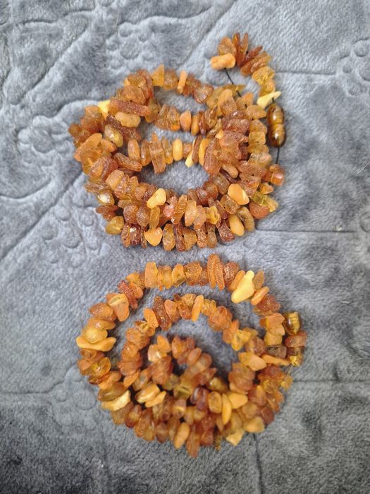 Продам бусы янтарные 3500 тг