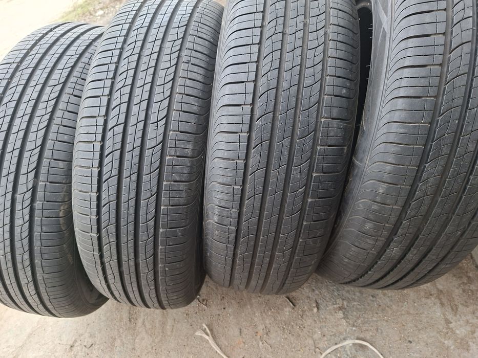 Продам шины 235/65/18 гити