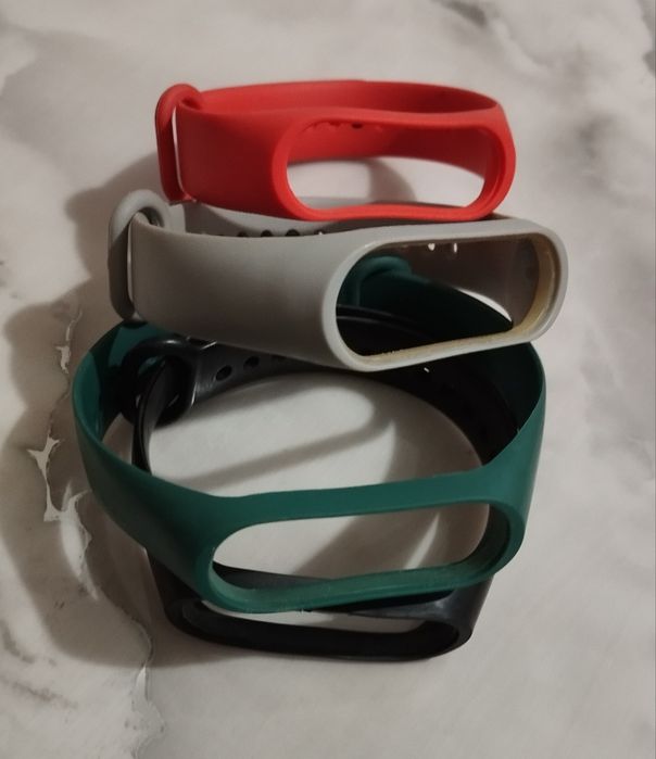 Продам браслеты на Mi band 4c