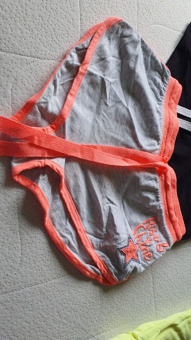 Lot pantaloni scurți