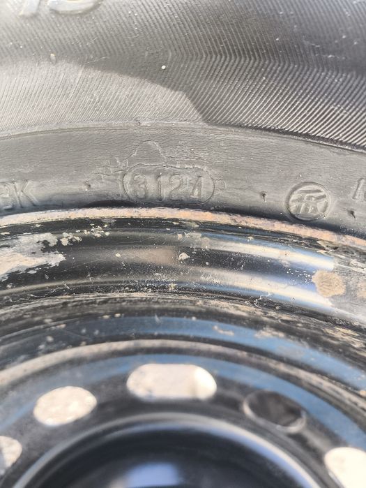 Продам зимние шины