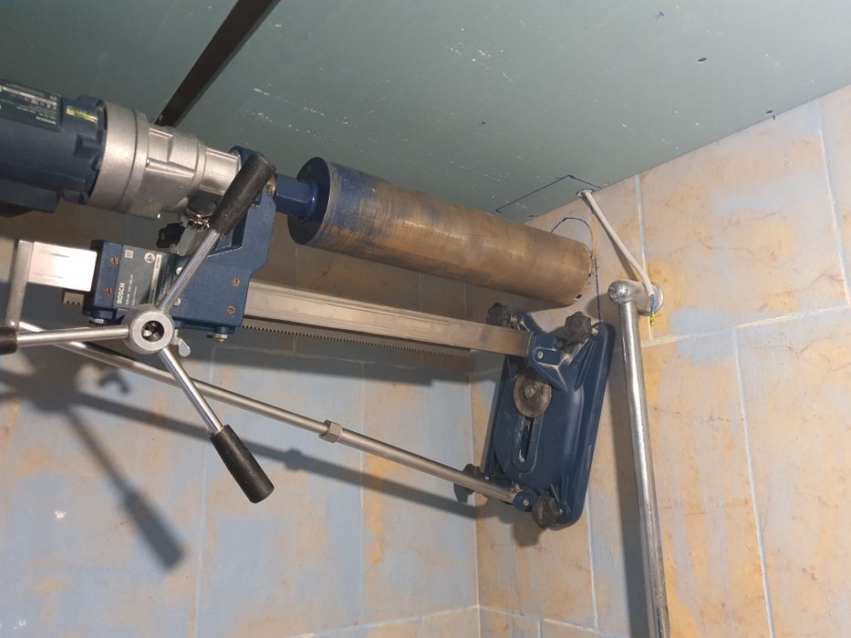 Servicii  carotari,gaura perete,aer conditionat hota,centrala,canaliza