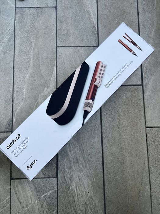 Dyson Airstrait cu Gift Box , Strawberry