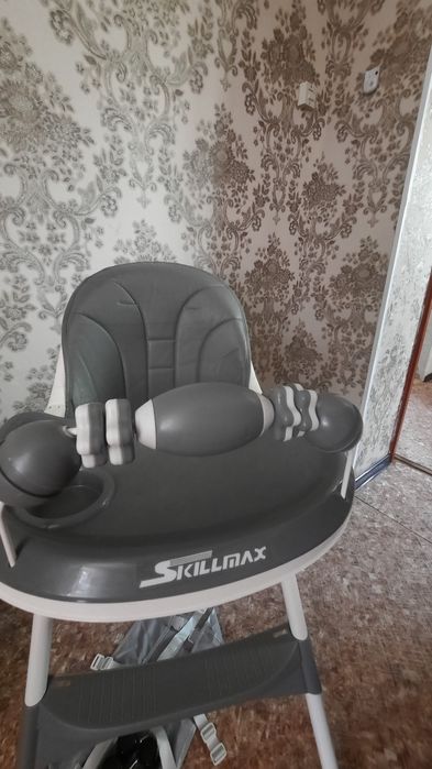 Стульчик для кормления! Б/у но в отличном сост!
