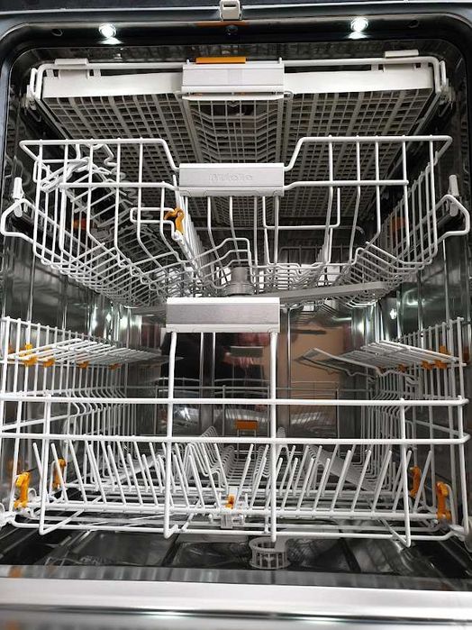 Съдомиялна Miele Кафява - LED - Auto Open - Частично Вграждане 60см