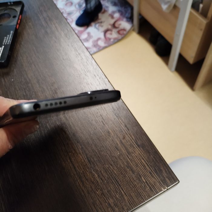 Продам смартфон ноут 11s