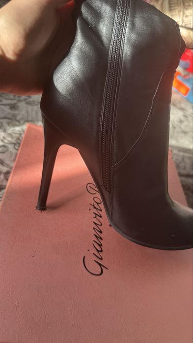 Продам обувь все в хорошем состоянии