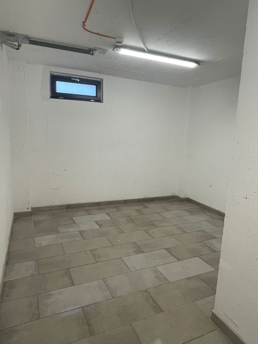 Inchiriez spatiu depozitare