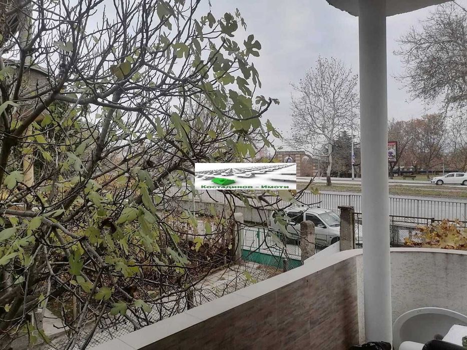 Дава се под наем Многостаен апартамент в Пловдив, Младежки Хълм - 150 кв.м за 714 € - Снимка #4